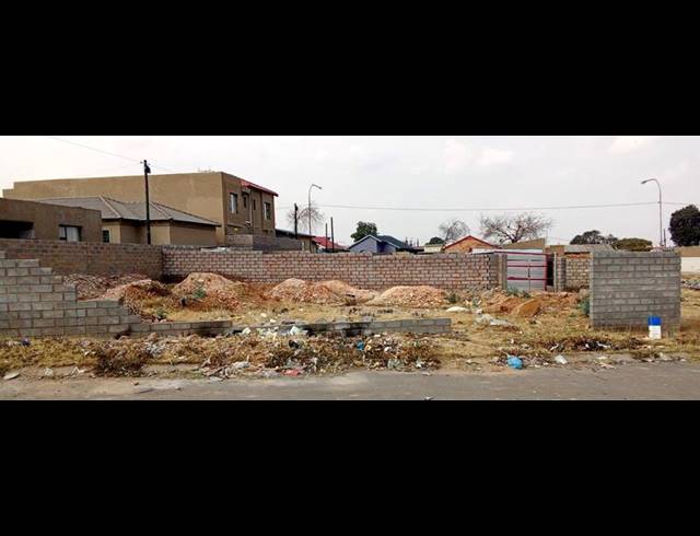 LAND FOR SALE IN MEADOWLANDS